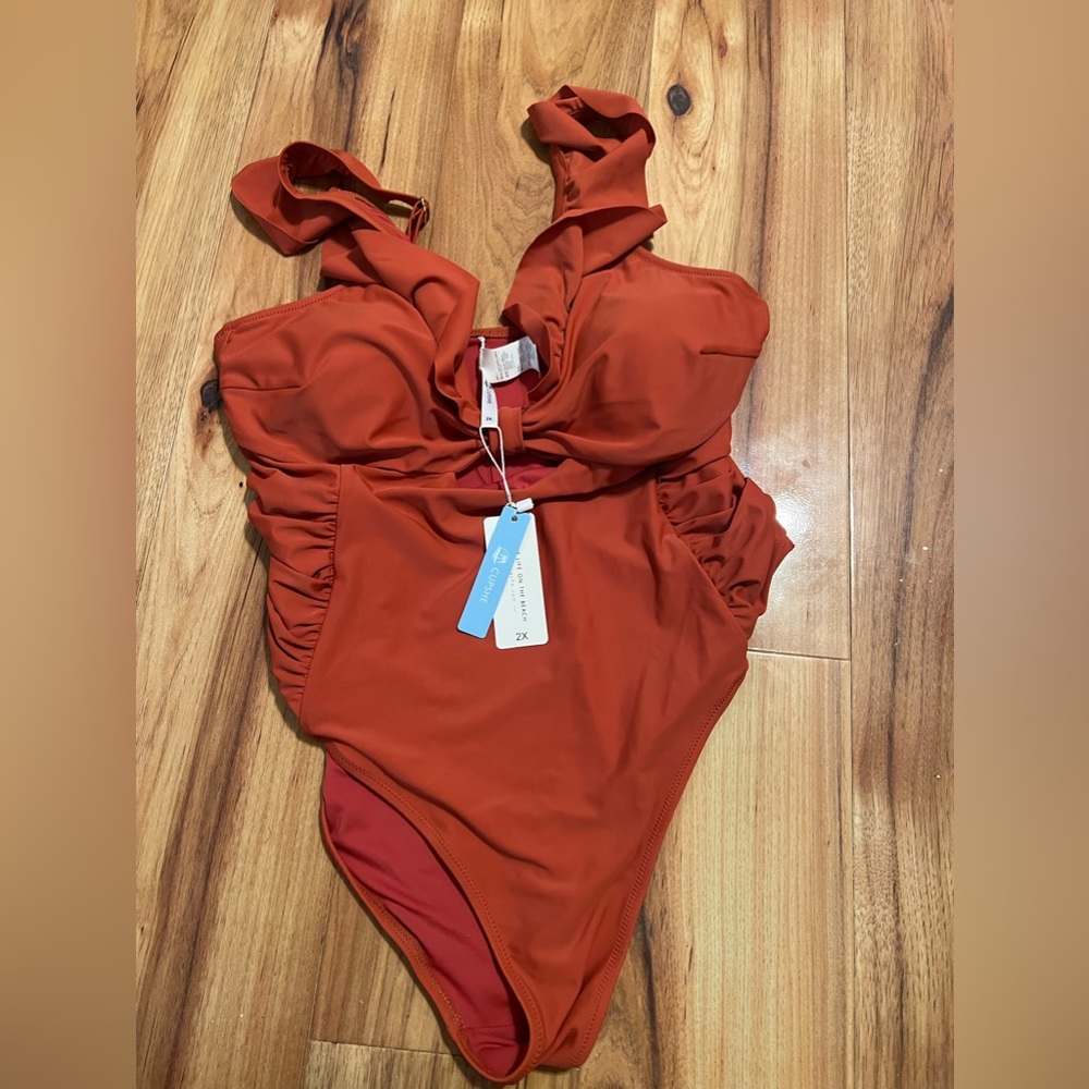 Cupshe one piece bathing suit brand new, only tried on.